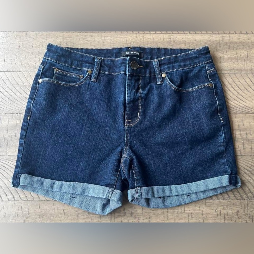 Relativity Women’s Denim Shorts Size 8 Rolled Cuff